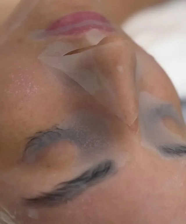 G.M. Collin Collagen 90 maska uz sejas procedūras laikā